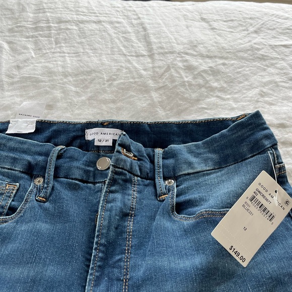 Good American Jean.  Good Waist Crop, skinny high rise jean with flat tummy tech - Picture 5 of 9